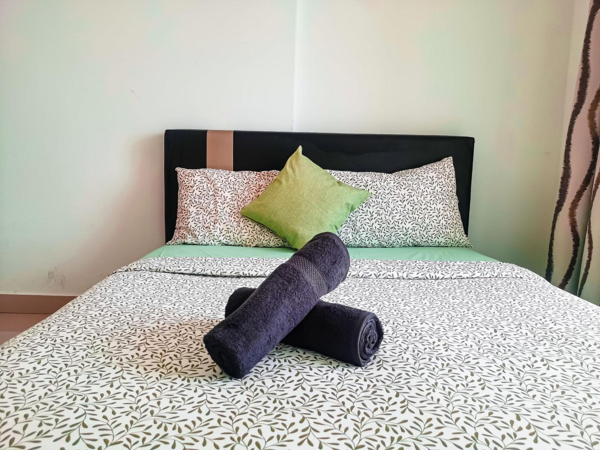 Family Suites At Mansion One By Maj George Town Eksteriør billede
